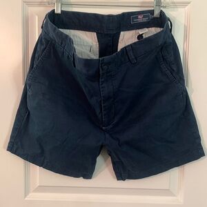 Vineyard Vines Navy Blue Breaker Shorts. Waist- 35. Inseam- 7 in